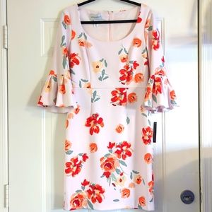 Donna Morgan - Floral Bell Sleeve Dress